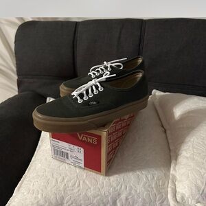 Vans Red and Brown Kraft Shoe Box with Gold Logo